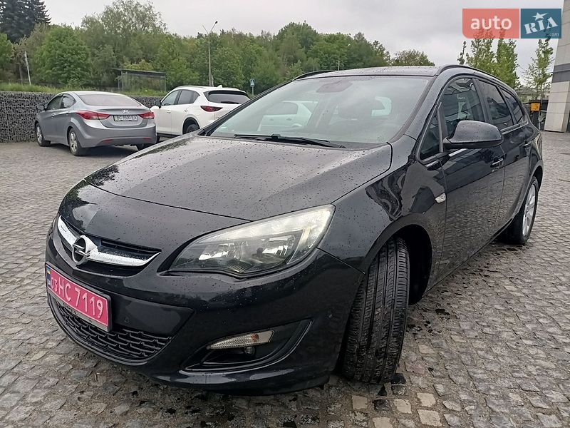 Универсал Opel Astra 2015 в Львове