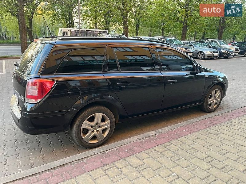 Універсал Opel Astra 2009 в Луцьку