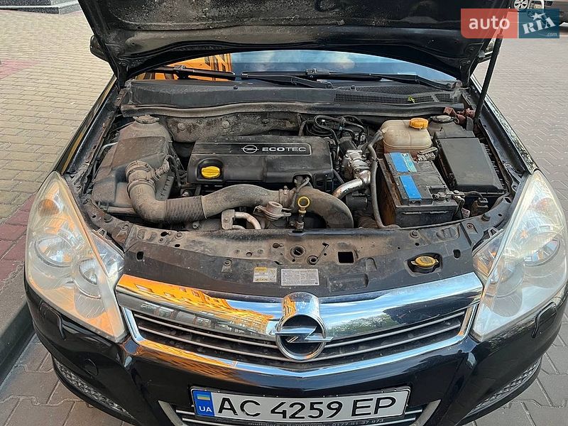Універсал Opel Astra 2009 в Луцьку