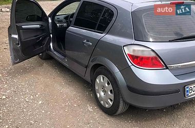 Хэтчбек Opel Astra 2005 в Кременце
