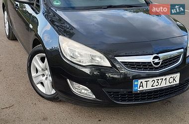 Универсал Opel Astra 2011 в Калуше