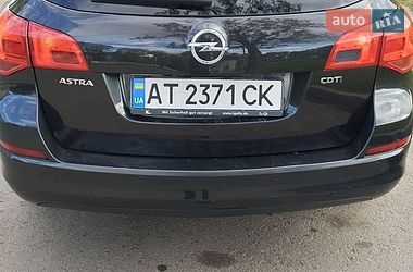 Универсал Opel Astra 2011 в Калуше