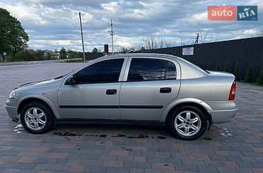 Седан Opel Astra 2008 в Долині