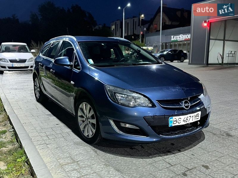 Универсал Opel Astra 2012 в Сиховом