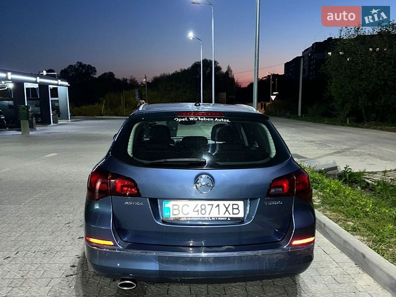 Универсал Opel Astra 2012 в Сиховом