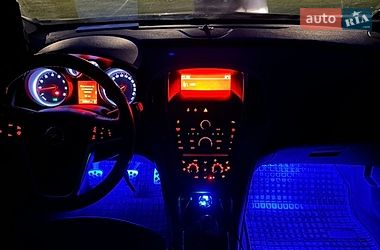 Универсал Opel Astra 2012 в Сиховом