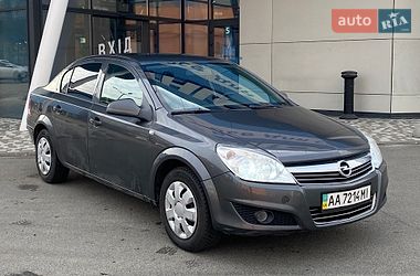 Седан Opel Astra 2012 в Киеве