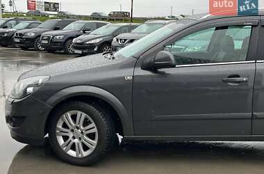 Универсал Opel Astra 2010 в Львове