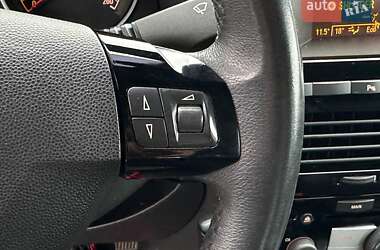Универсал Opel Astra 2010 в Львове