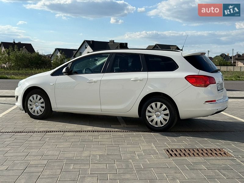 Универсал Opel Astra 2014 в Луцке