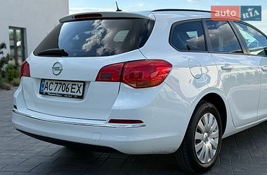 Универсал Opel Astra 2014 в Луцке