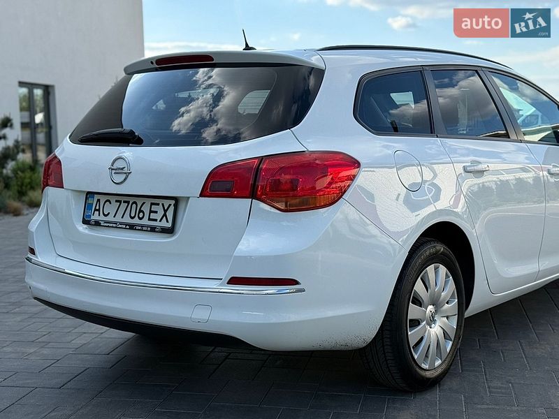 Универсал Opel Astra 2014 в Луцке