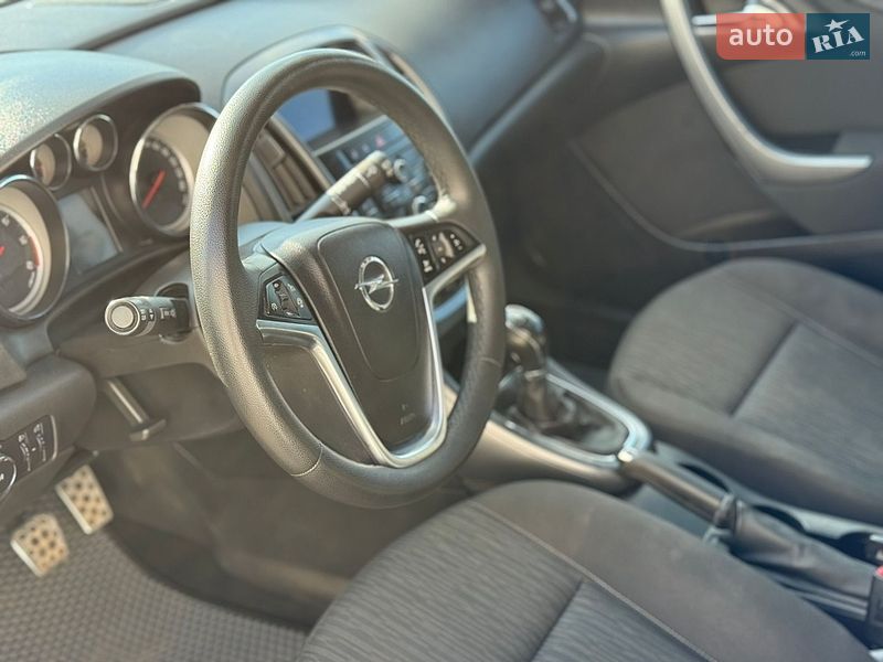 Универсал Opel Astra 2014 в Луцке