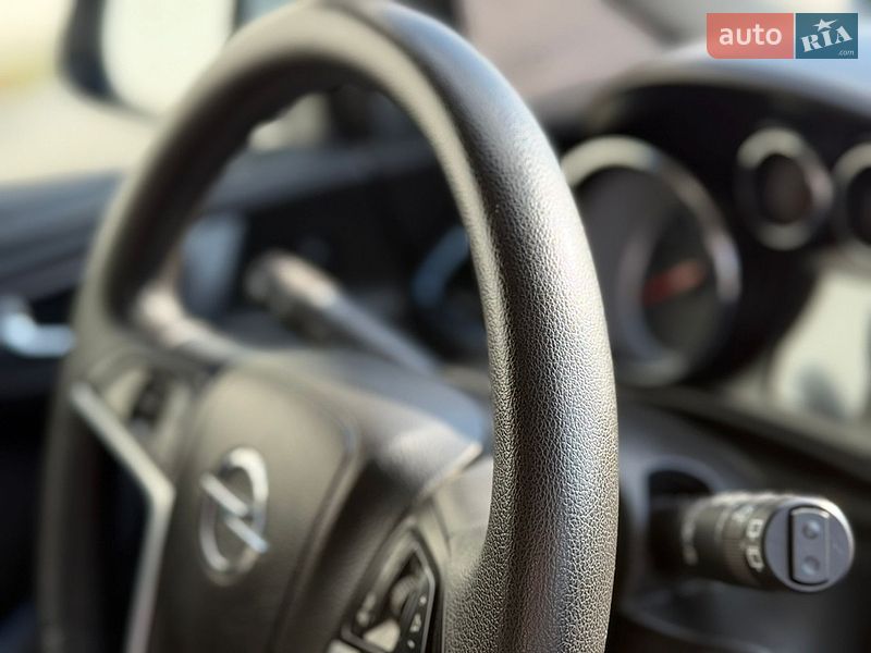 Универсал Opel Astra 2014 в Луцке