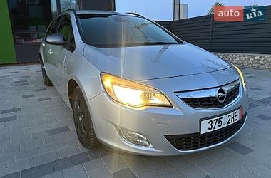 Универсал Opel Astra 2011 в Тернополе