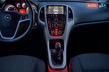 Универсал Opel Astra 2011 в Тернополе