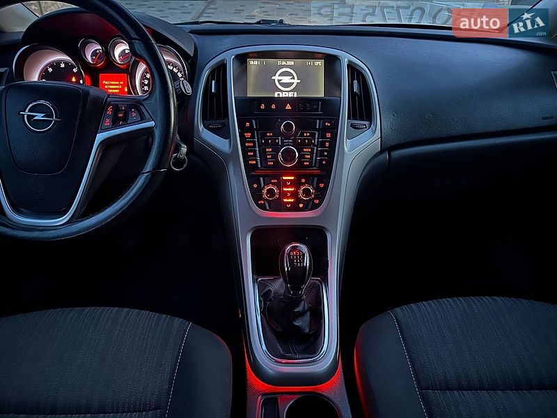 Универсал Opel Astra 2011 в Тернополе