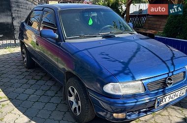 Седан Opel Astra 1994 в Деражне