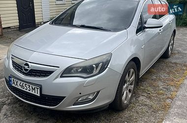 Универсал Opel Astra 2012 в Змиеве
