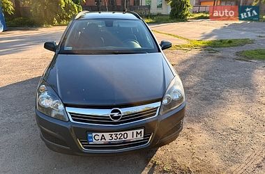 Универсал Opel Astra 2010 в Черкассах