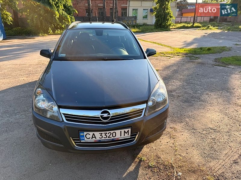 Opel Astra 2010 Opel Astra 2010