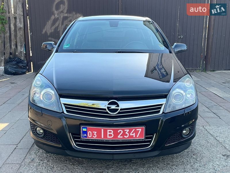 Хэтчбек Opel Astra 2009 в Коростене