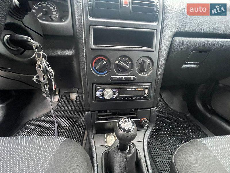 Седан Opel Astra 2007 в Николаеве