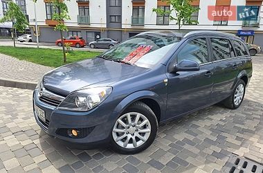 Універсал Opel Astra 2010 в Івано-Франківську