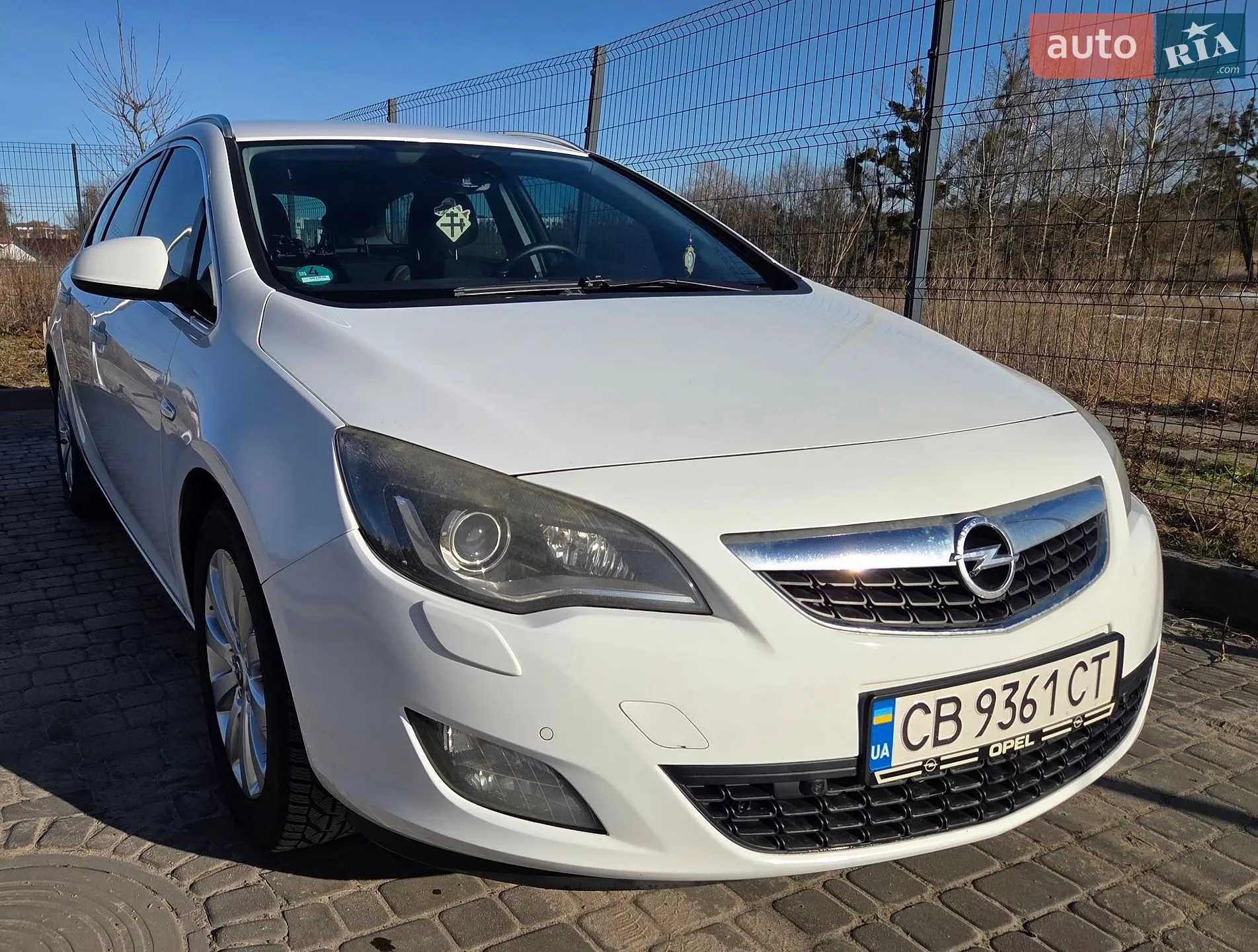 2011 Opel Astra - фото 1