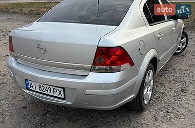 Седан Opel Astra 2008 в Киеве