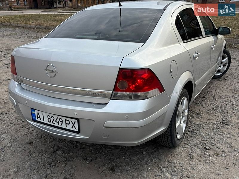 Седан Opel Astra 2008 в Киеве