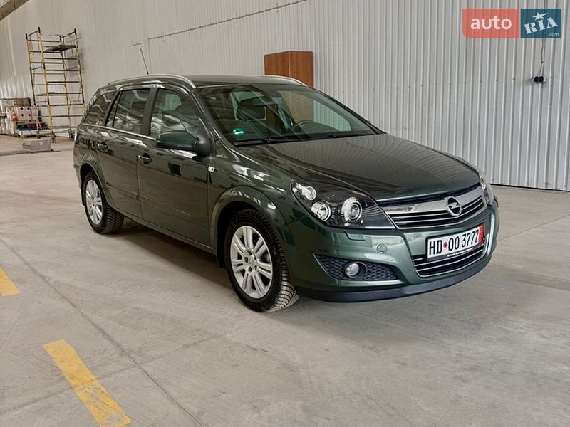 Универсал Opel Astra 2009 в Хмельницком