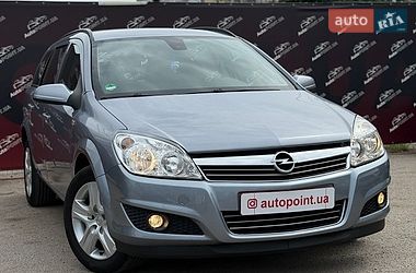Універсал Opel Astra 2009 в Сумах