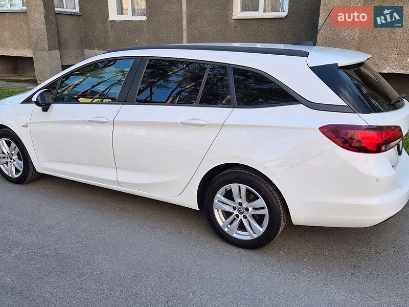 Універсал Opel Astra 2017 в Малині