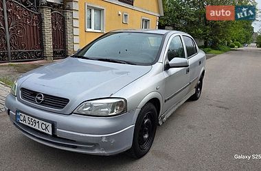 Седан Opel Astra 2000 в Черкассах