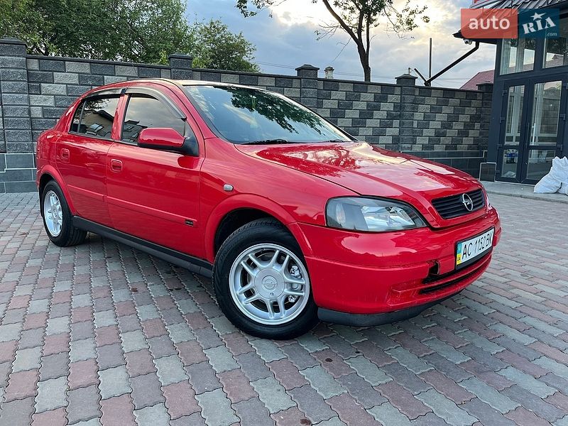 Седан Opel Astra 2002 в Ровно