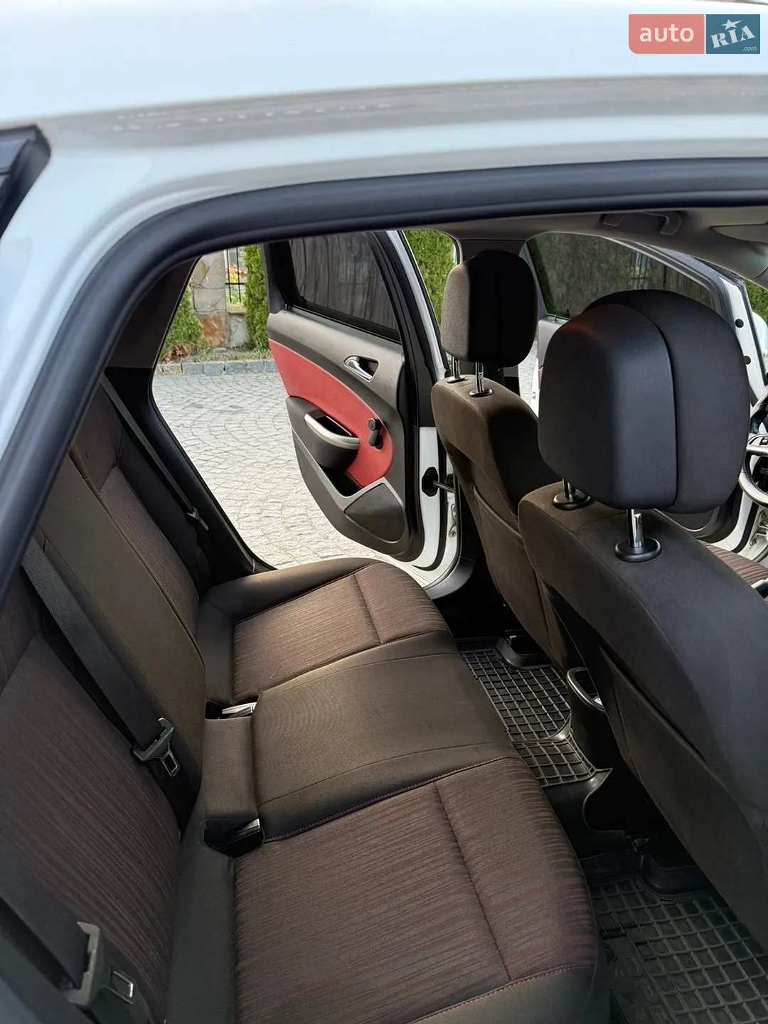 2010 Opel Astra - мініатюра 18
