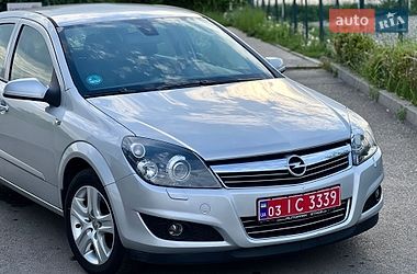 Хэтчбек Opel Astra 2009 в Ровно