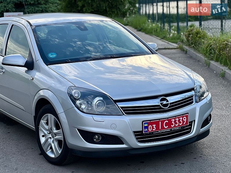 Хэтчбек Opel Astra 2009 в Ровно
