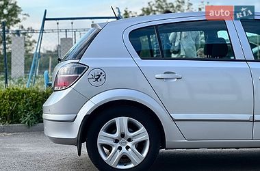 Хэтчбек Opel Astra 2009 в Ровно