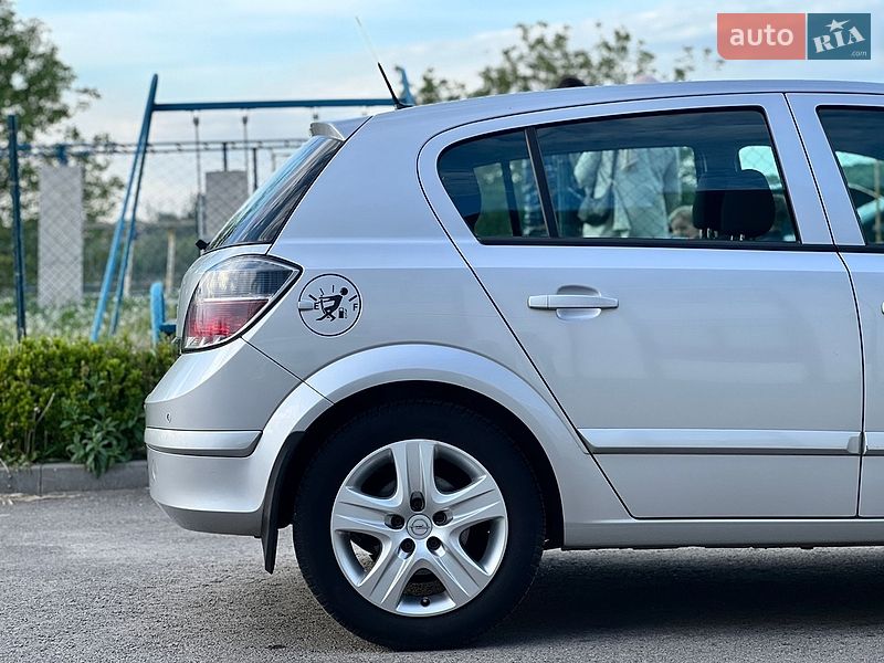 Хэтчбек Opel Astra 2009 в Ровно