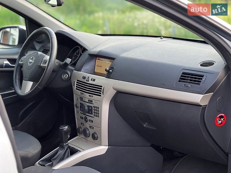 Хэтчбек Opel Astra 2009 в Ровно