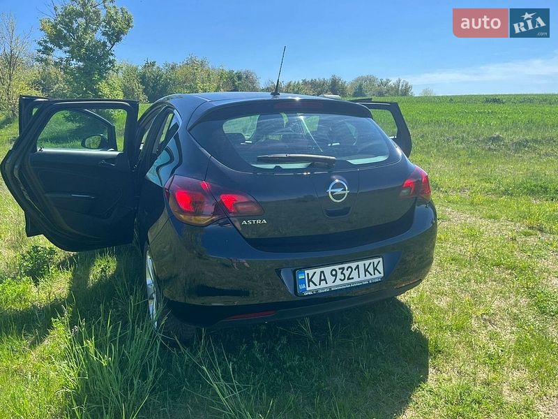Хетчбек Opel Astra 2011 в Києві фото 4 Хетчбек Opel Astra 2011 в Києві