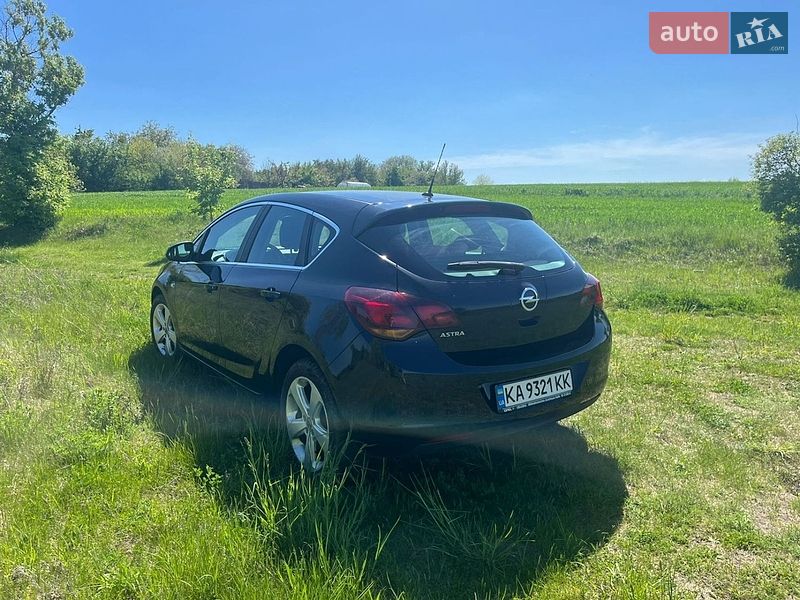 Хетчбек Opel Astra 2011 в Києві фото 2 Хетчбек Opel Astra 2011 в Києві