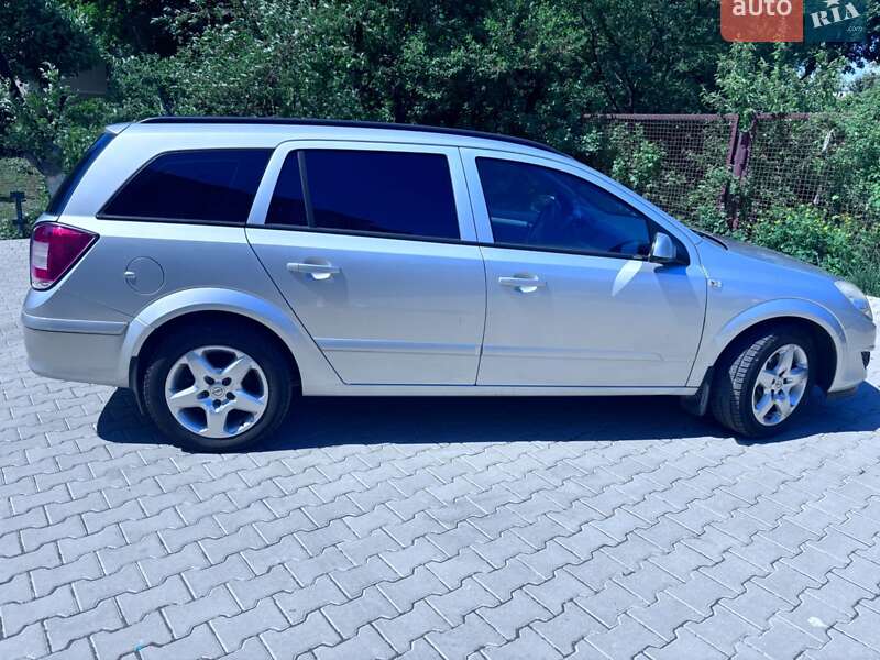 Універсал Opel Astra 2008 в Чорткові