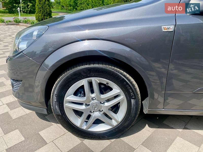 Універсал Opel Astra 2009 в Ніжині