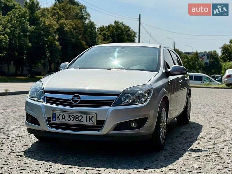 Opel Astra 2013 Opel Astra 2013