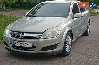 Седан Opel Astra 2008 в Первомайске