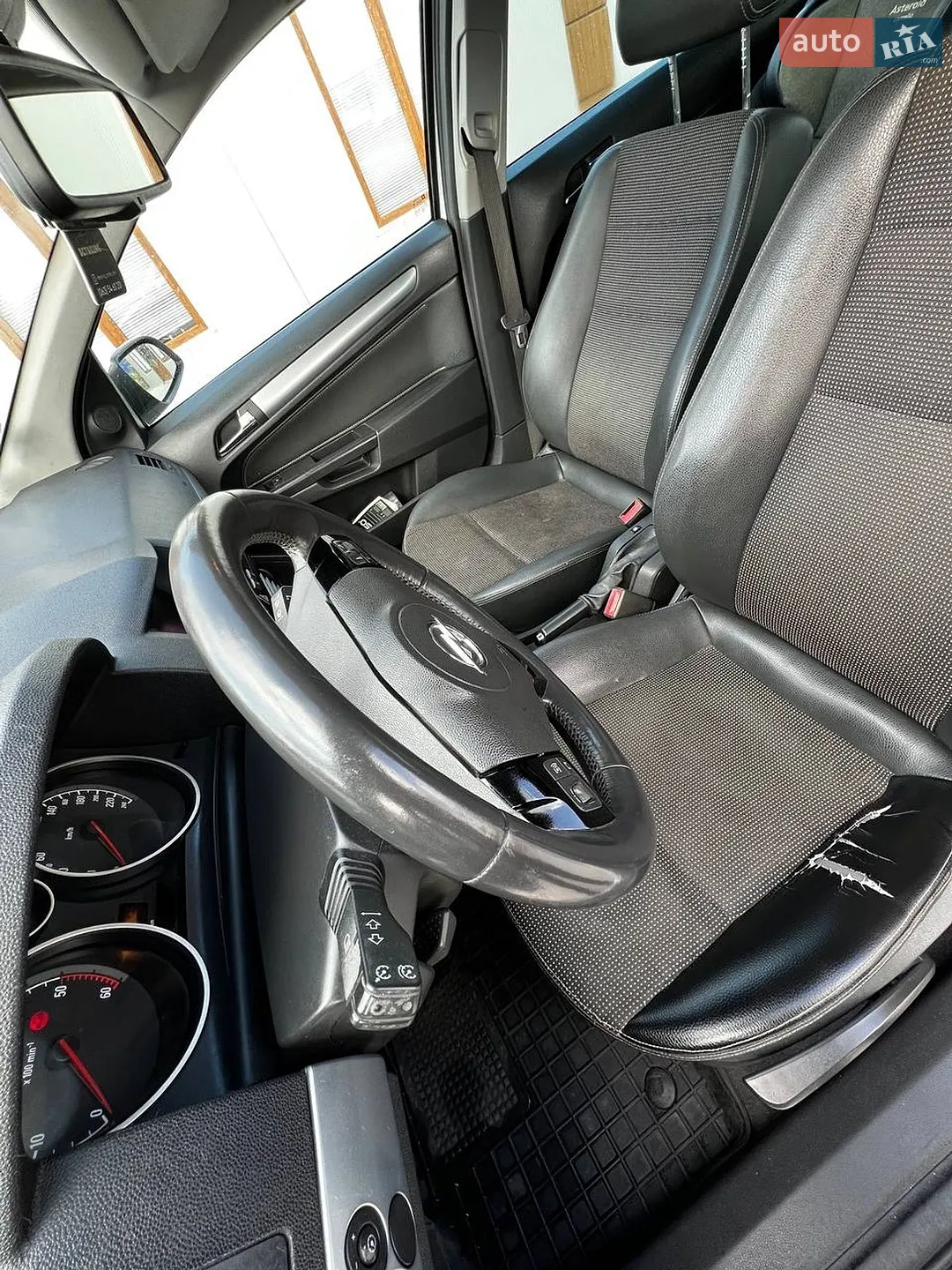 2010 Opel Astra - мініатюра 5