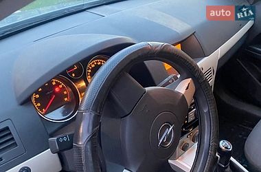 Хэтчбек Opel Astra 2008 в Олевске